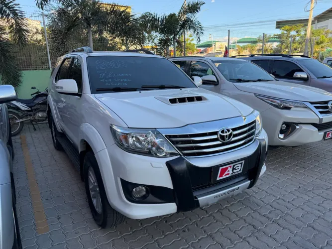Toyota Hilux SW4 SRV D4-d 4X4 3.0 TDI Dies. AUT 2015