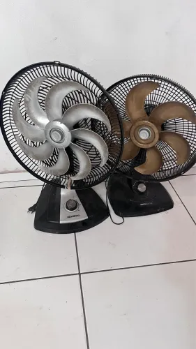 Dois ventiladores para retirada de peças