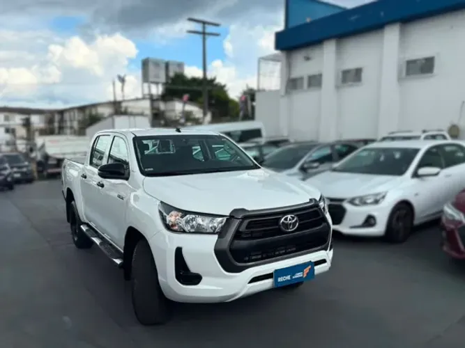 Toyota Hilux CD SR 4X4 2.8 TDI Diesel Aut. 2024