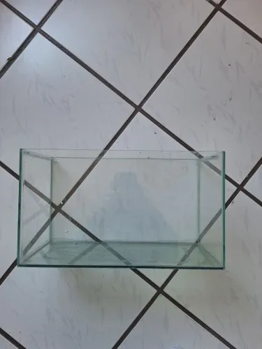 AQUÁRIO 10,7L + BOMBA
