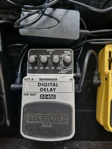 Pedal Delay dd400 Benringer