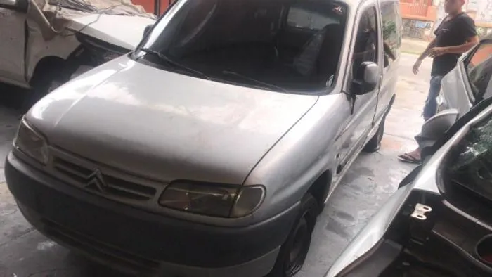 Sucata de Citroen Berlingo 1.8 16v 2000