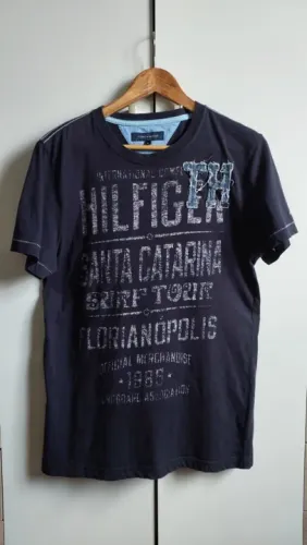Camiseta estado de novo Tommy Hilfiger - Tamanho M