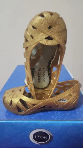 Sapatos Melissa ou social ou sapatilha infantil