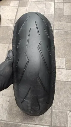 Pneu usado Pirelli Diablo Rosso Corsa2 180/55-17