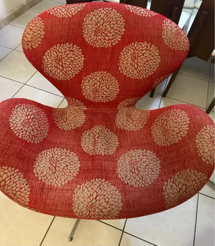 2 Poltronas Living. Conservadas. Tecido de boa qualidade.