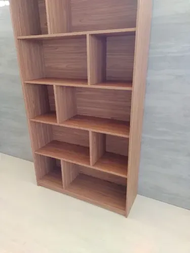 Estante amadeirada para escritorio 