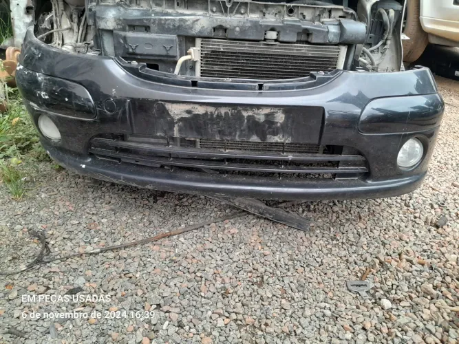 Parachoque dianteiro Citroen C3 2007 com milhas