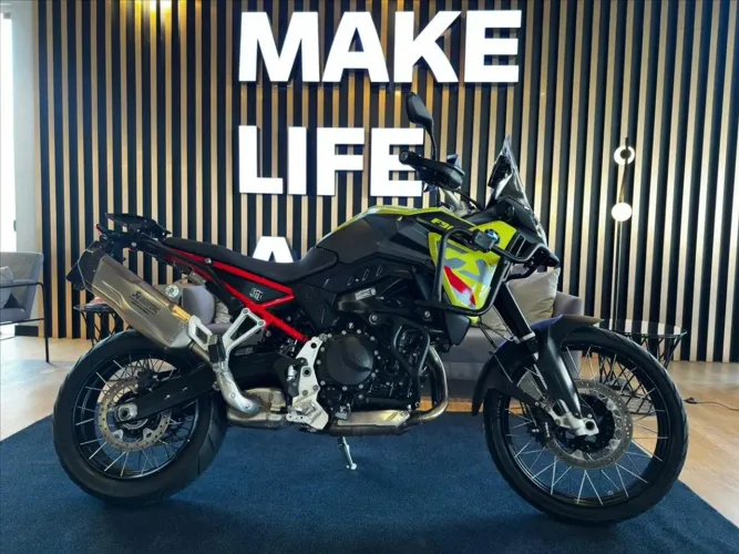 BMW F 900 GS PLUS
