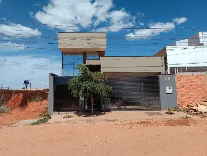 Vendo casa condomínio Golden Park/26 de setembro
