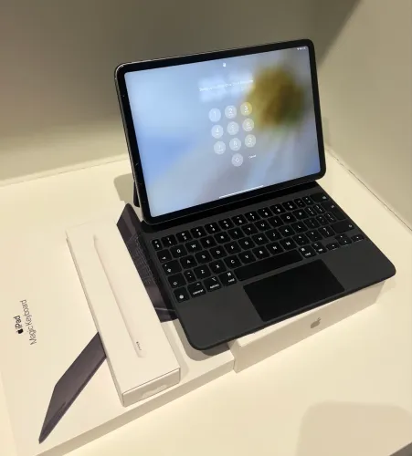 ¡Pad Pro 11 pol. 4 geração 256 GB + Apple Keyboard + Apple Pencil