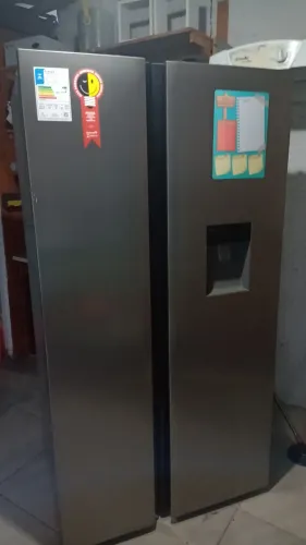 Vende-se geladeira em bom estado,mais necessitando de reparo.