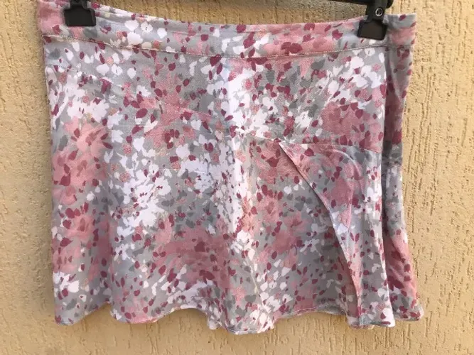 Saia Com Estampa De Flores Da M.oficcer
