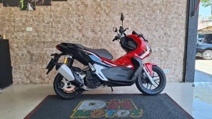 Honda ADV 150 2023 Vermelha