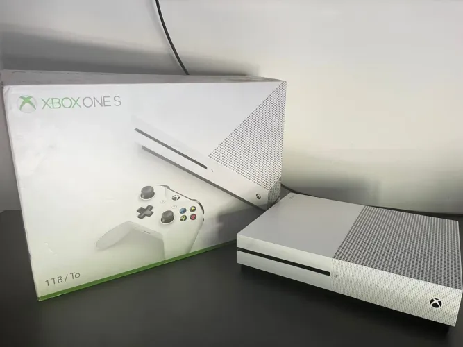 Xbox one S 1t com caixa