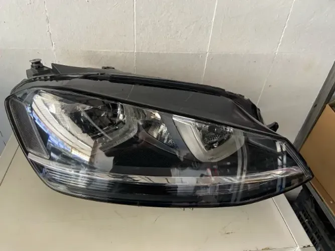 Farol Golf Tsi c/ xenon (direito)