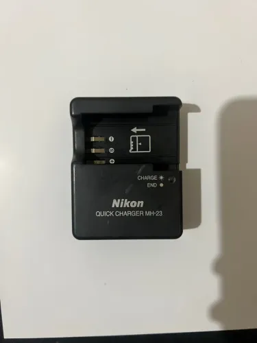 Carregador Nikon MH-23 - Original USADO
