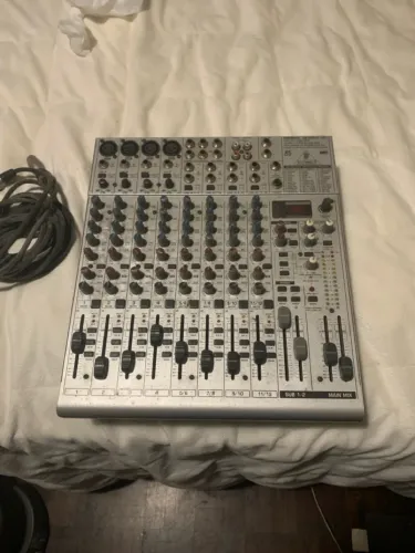 Mesa de Som Behringer euro rack ub1622fx pro