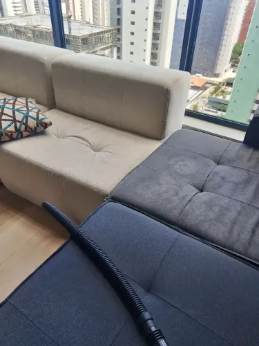 Limpeza profissional de estofados e tapetes