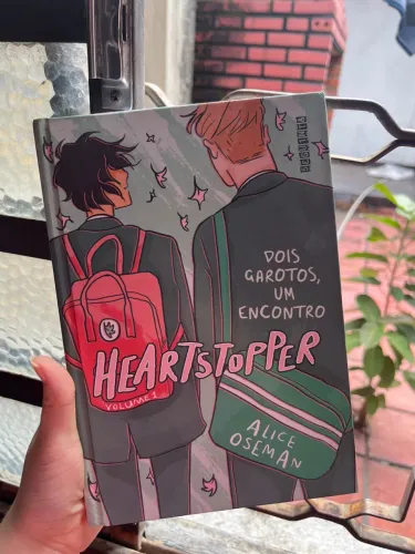 Livro capa dura Heartstopper (vol. 1)