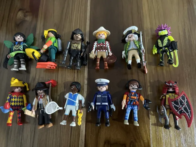 Playmobil Série 17 Surpresa completa 70242