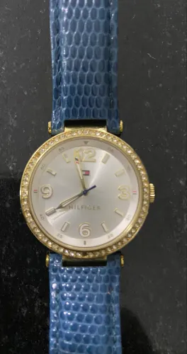 Relógio madrepérola Tommy Hilfiger- muito novo