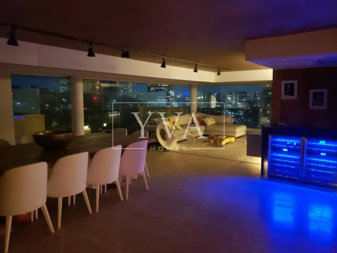 Cobertura com piscina próximo ao shopping Cidade Jardim