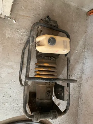 Vendo Compactador de percussão (Pula Pula) - Sem motor