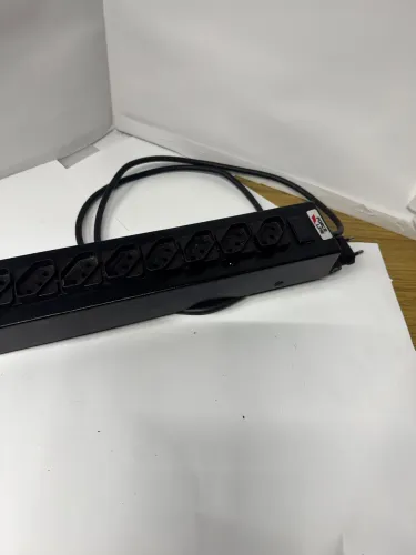 Régua de ac com 12 tomadas 110/220 watts marca 