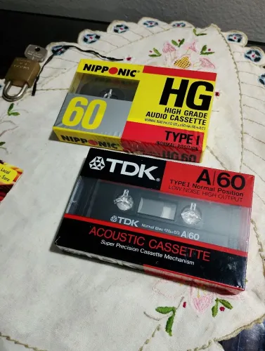 Fitas K7 TDK e Nipponic