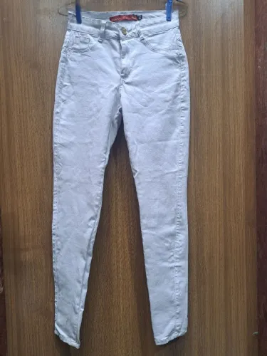 Calça skinny jeans branca 38 da películas d'rose