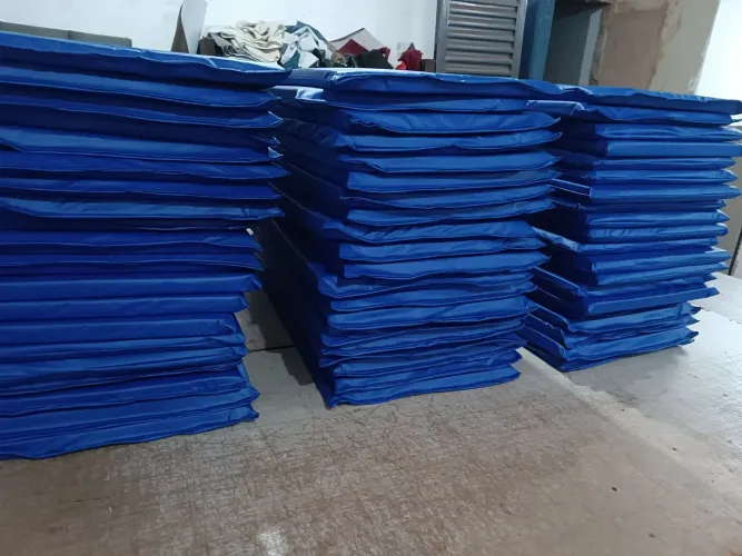 Colchonete Em Corino  Academia Creche Ginástica Exercícios Ioga 90 x 43 x 3cm Promoção 
