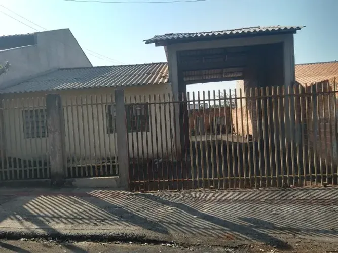 Casa com garagem para caminhões, residencial Tupi, Ibiporã.