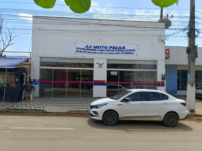 Vende - se este galpão na Av. dos Ipês no Bairro Cidade Jardim, Parauapebas/PA