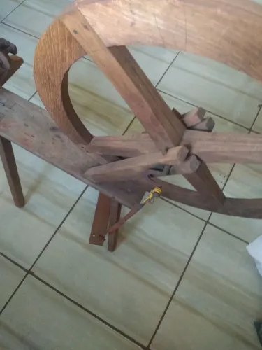Roda de Fiar madeira pura e boa antiga colecionador completa