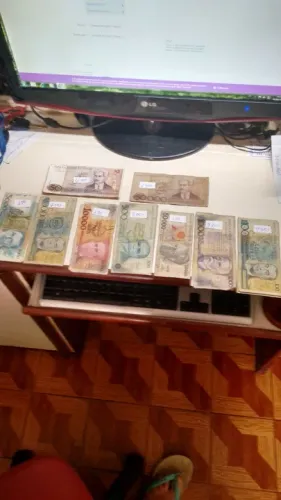 Várias notas antigas