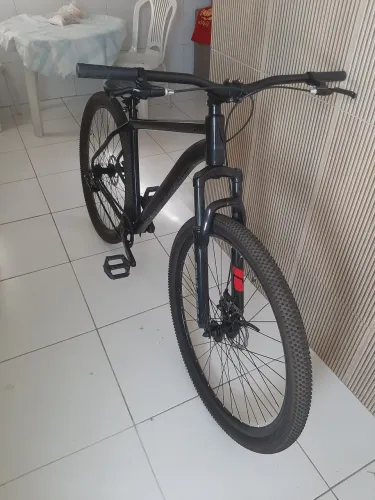Bicicleta aro 29 semi nova, zera tá ela no preçinho.