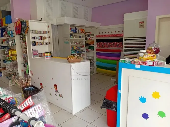 Sala comercial á venda em Jurerê