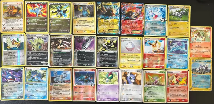 Lote com 26 cartas Pokémon antigas e raras, conforme fotos.