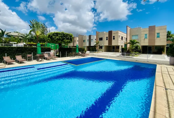 Duplex em condomínio 4  suítes 4 vaga e moves projetados. 