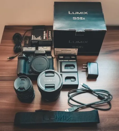 Kit Camera Lumix S5IIx + lentes e baterias
