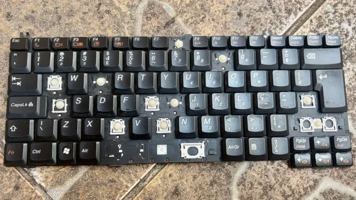 Teclado Notebook Lenovo (Para Retirada de Teclas / Peças) - P/N 25-007873