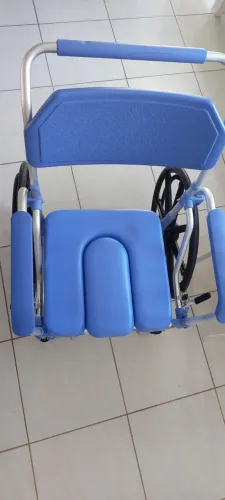 ? VENDO CADEIRA DE RODAS 2 EM 1 - NOVA!