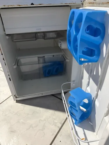 Vendo frigobar funcionando tudo 