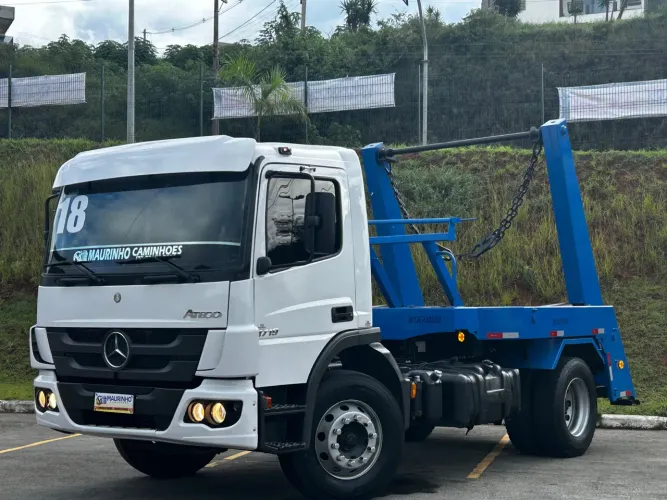 MB 1719 ANO 2018 CAMINHÃO POLIGUINDASTE POLY
