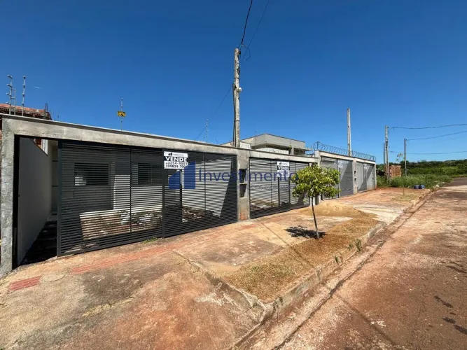 Casa a venda no bairro Santa Regina - Londrina/PR