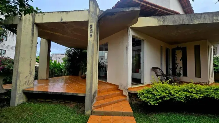 CASA DE ESQUINA - BAIRRO RECREIO -Vitoria da Conquista - Ba
