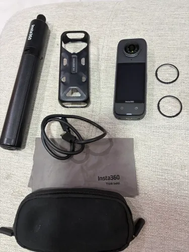 Câmera insta360 x4 nova com acessórios