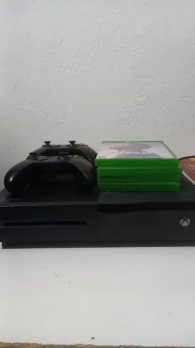 XBOX ONE 2 CONTROLES +4 JOGOS FÍSICOS