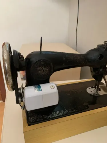 Máquina de costura antiga Singer
